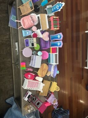 Assorted Dollhouse Furniture & Accessories - Pastel Pink, Purple, White